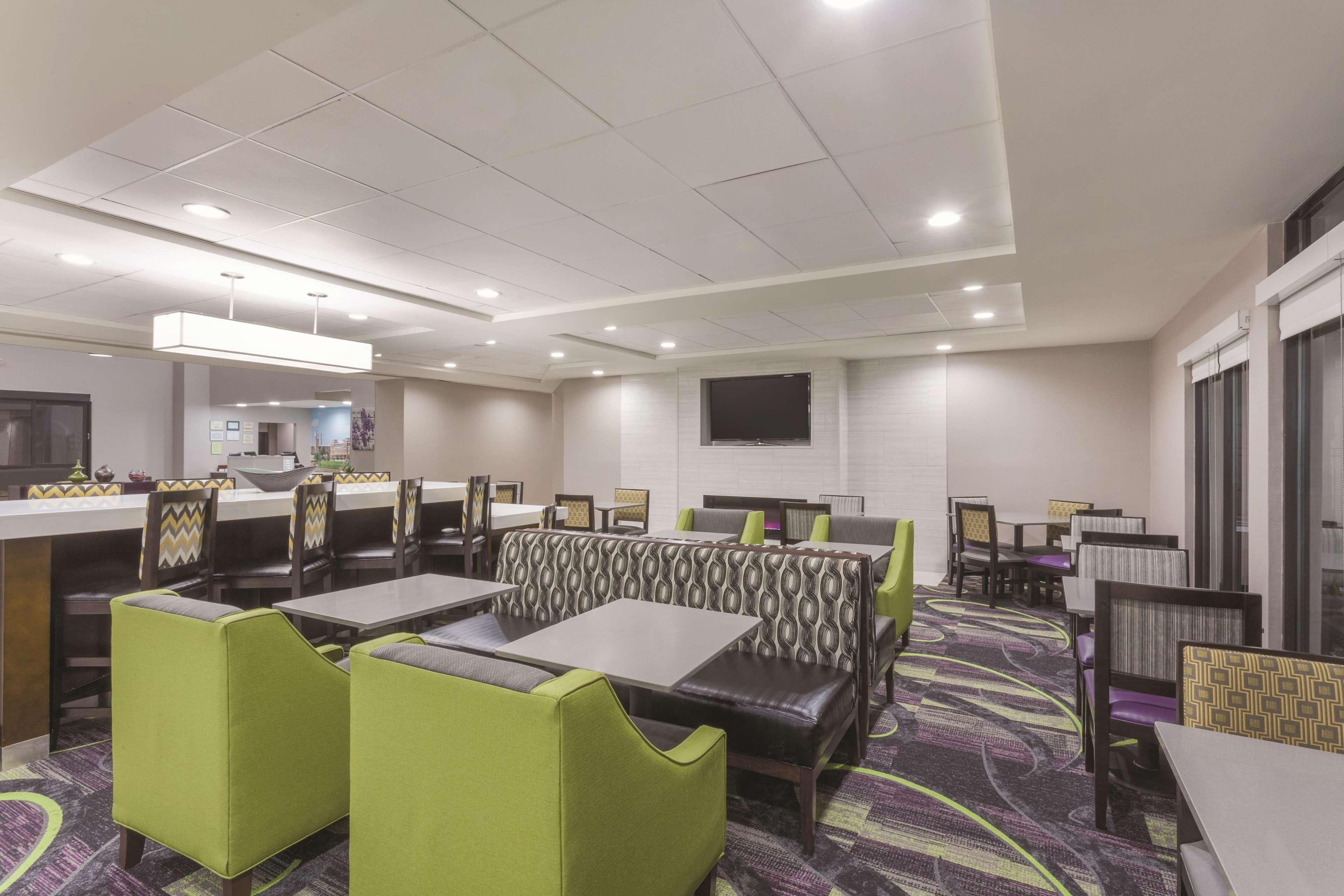 La Quinta By Wyndham Columbus North Hotel Екстериор снимка