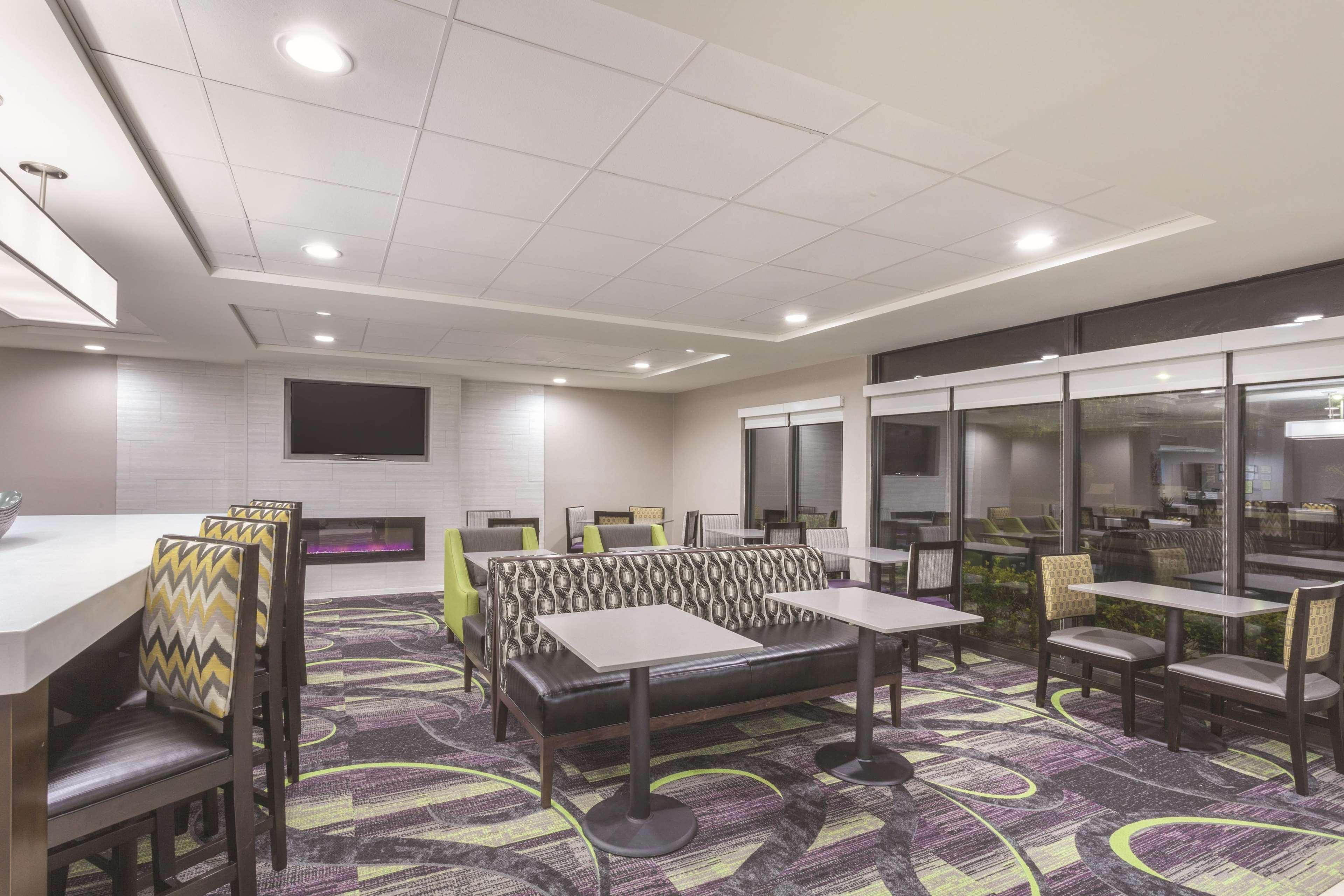 La Quinta By Wyndham Columbus North Hotel Екстериор снимка
