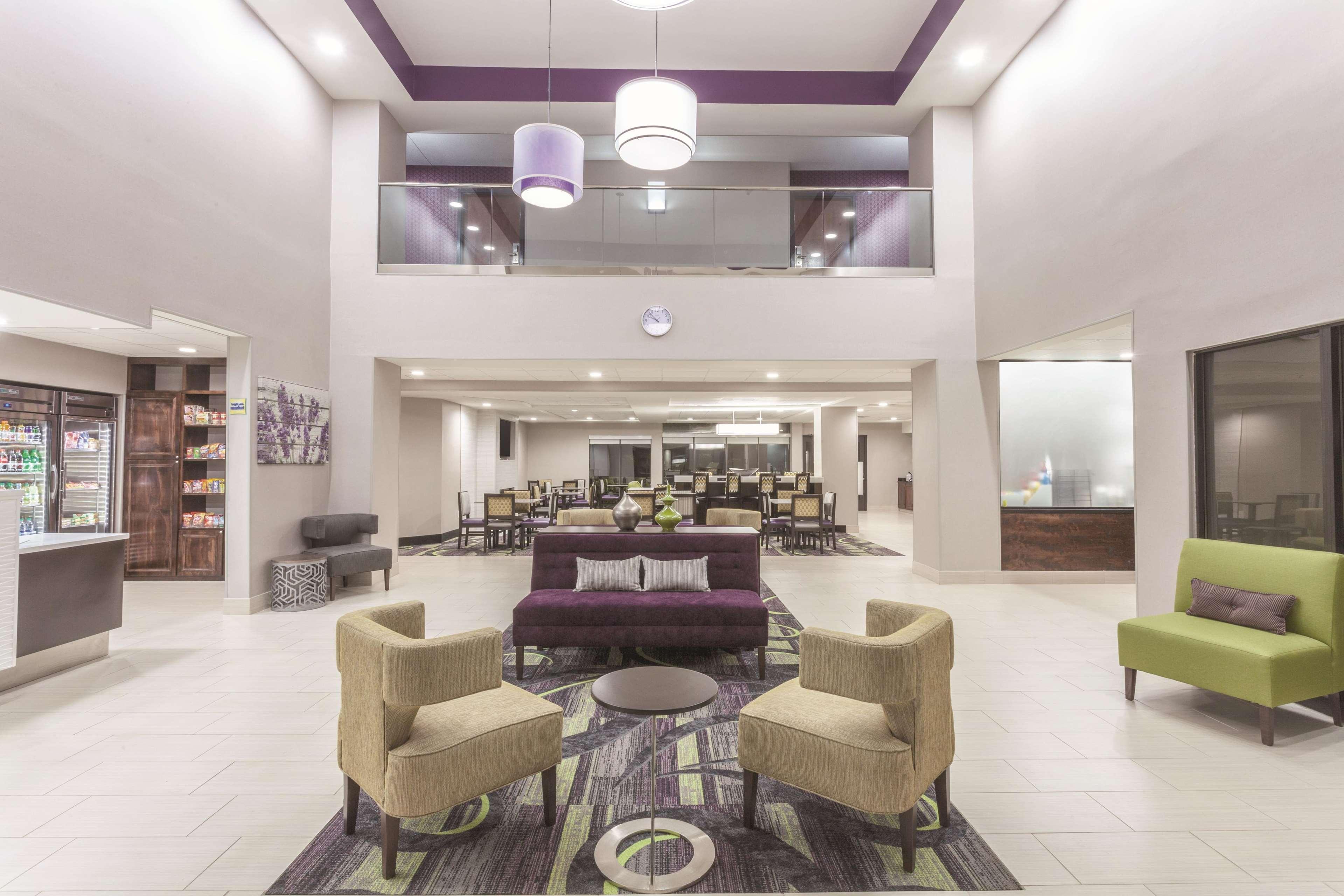 La Quinta By Wyndham Columbus North Hotel Екстериор снимка