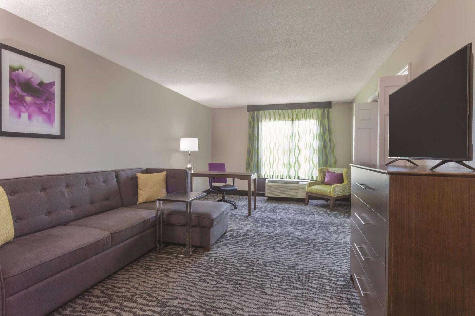 La Quinta By Wyndham Columbus North Hotel Екстериор снимка