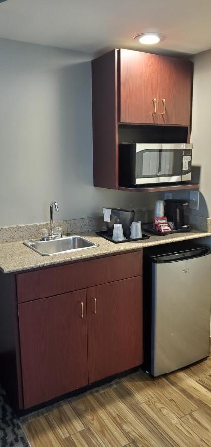 La Quinta By Wyndham Columbus North Hotel Екстериор снимка